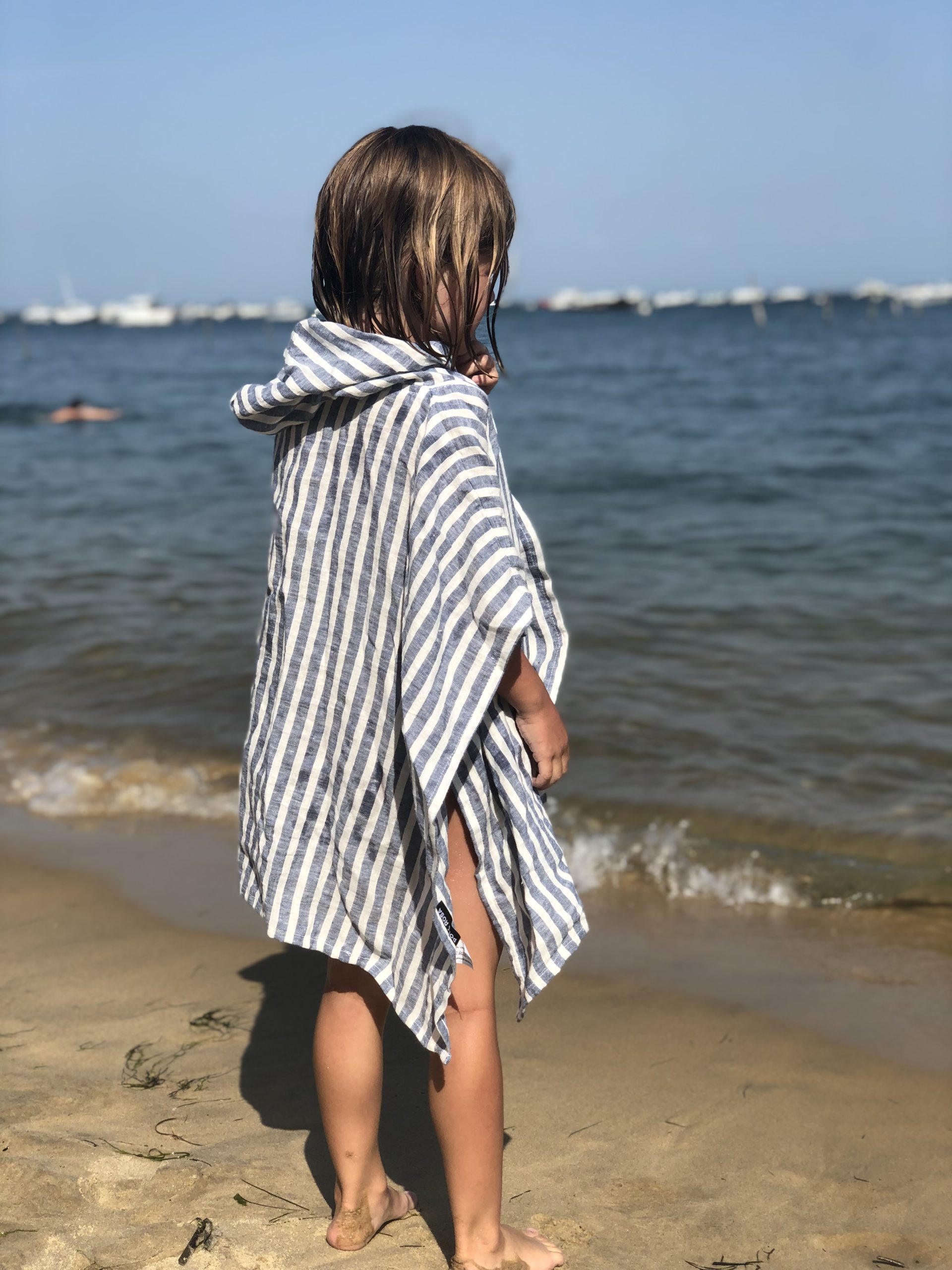 Poncho enfant à capuche Marinière - Ma cabane sur la plage